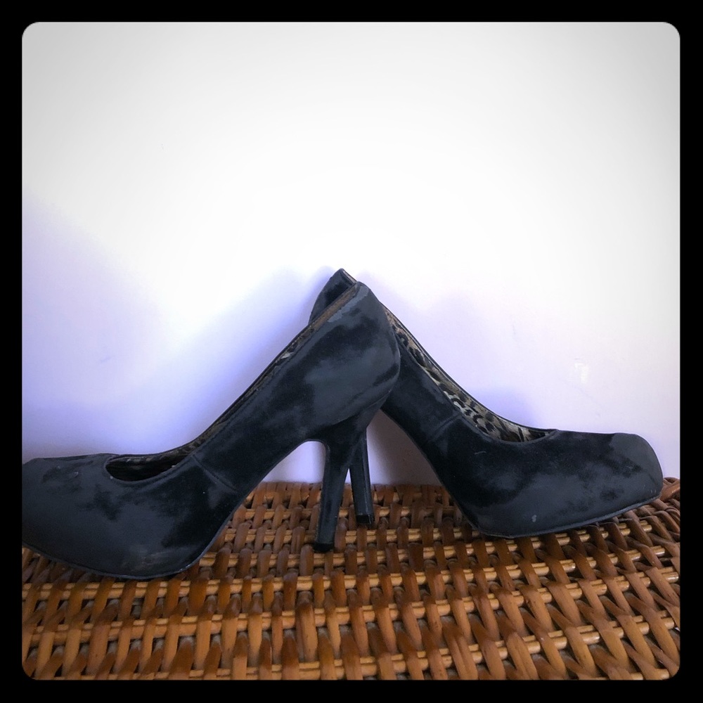Black Suede Pumps